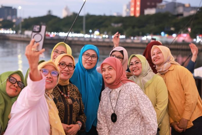 Wawali Makassar Aliyah Mustika Ilham Dampingi Menteri PPPA Dalam Kegiatan Phinisi Sailing | Foto : IST