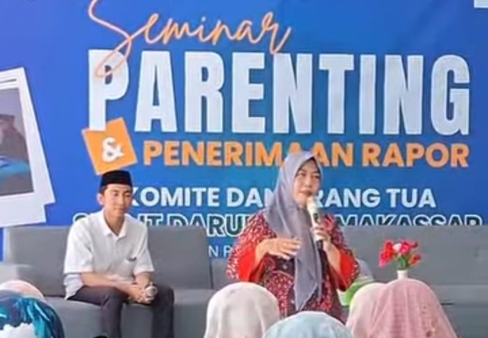 Kabid Pemenuhan Hak Anak Menjadi Narasumber Seminar Parenting | Foto : IST