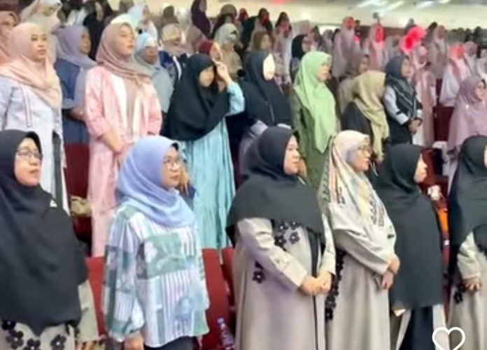 Kadis P3A Makassar Hadiri Wisuda SPIDI Mewakili Wakil Wali Kota | Foto : IST