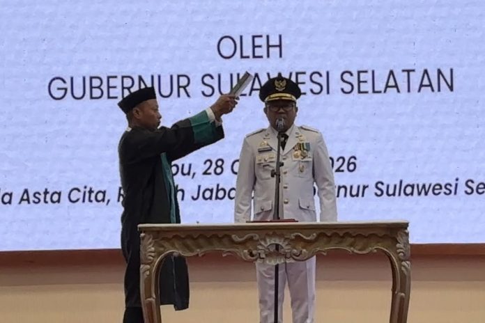 Gubernur Sulawesi Selatan melantik bupati Gowa Darmawangsa Muin di rumah jabatan Gubernur Sulsel, Makassar, Rabu (28/10/2026) Foto : Istimewa