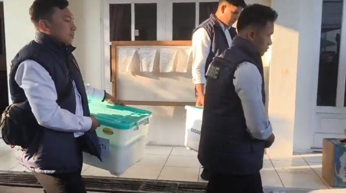 Kantor Wali Kota Gorontalo Digeledah Polisi | Foto : IST