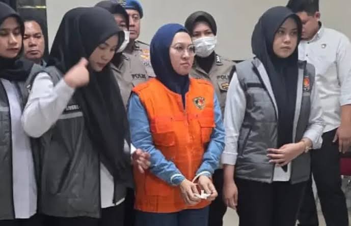 Mantan Bupati Gowa, Sitti Husniah Talenrang, resmi ditahan di Rumah Tahanan (Rutan) Polda Sulawesi Selatan | Foto : IST