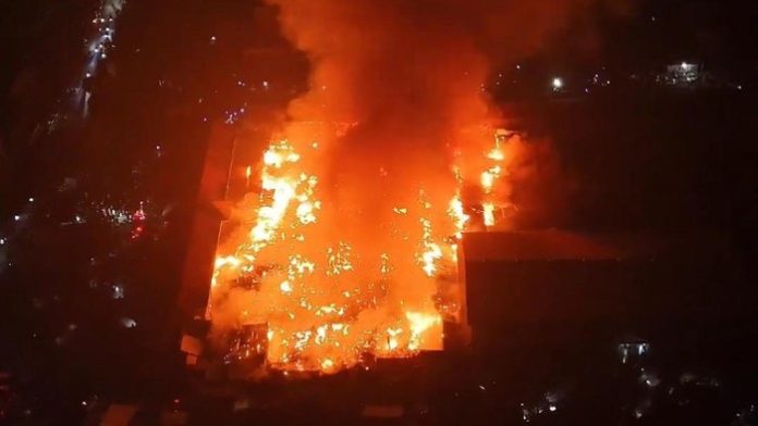 Kebakaran pasar sentral Batu Batu Kab.Soppeng | Foto : IST